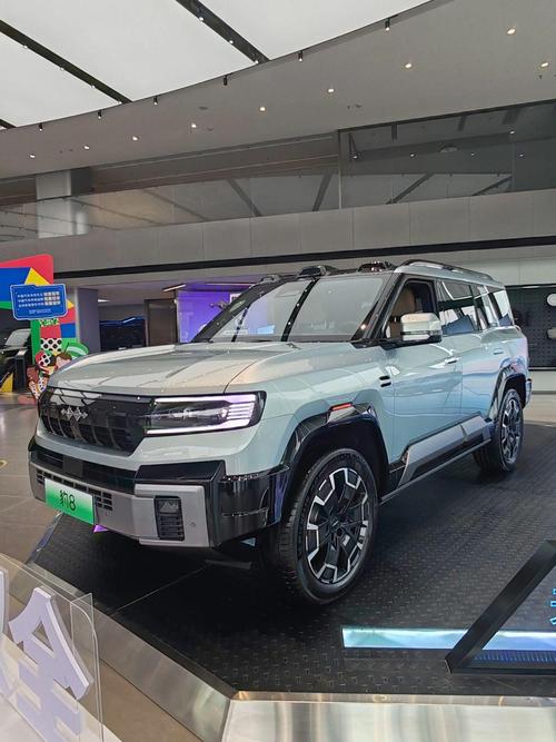 重庆306比亚迪方程豹硬派越野的爆款，英菲尼迪35周年与你共成长